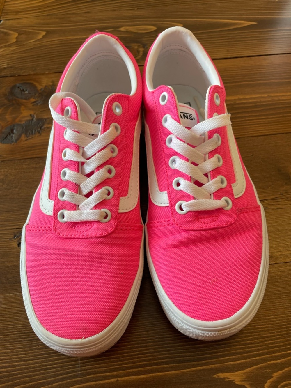 Vans Hot Pink Canvas Low-Top Sneakers 🩷 Women’s Size 8